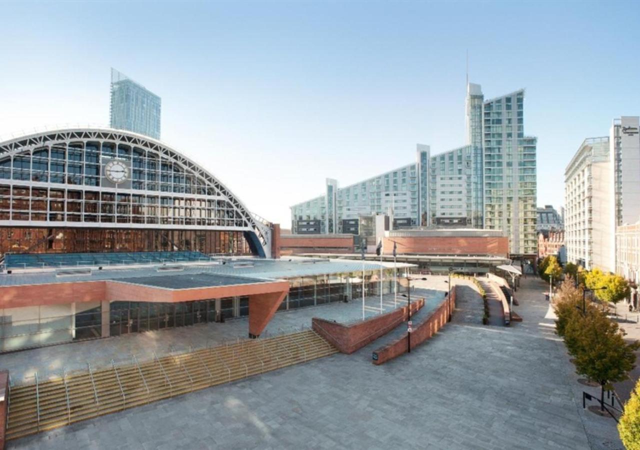 The Middlewood Plaza Suite - By Parydise Properties - Business Or Leisure Stays, Central Location, Sleeps 4, Salford Манчестер Экстерьер фото