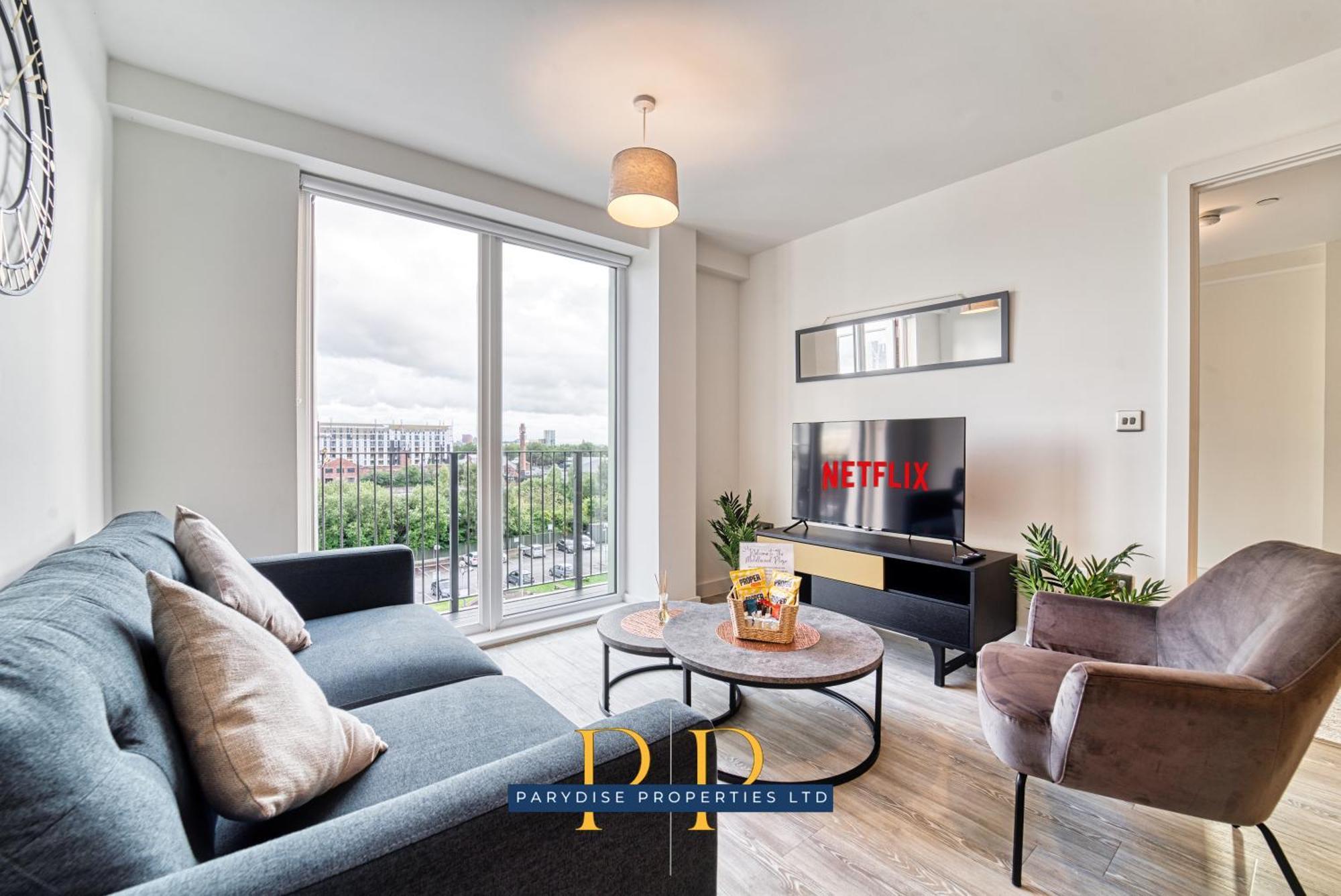 The Middlewood Plaza Suite - By Parydise Properties - Business Or Leisure Stays, Central Location, Sleeps 4, Salford Манчестер Экстерьер фото